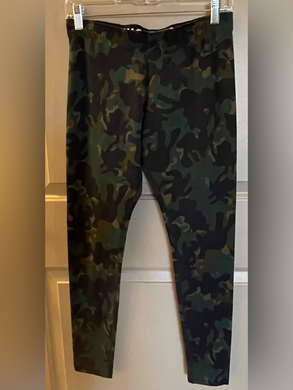 Nike Women’s Cotton Camouflage Leggings Size Medium